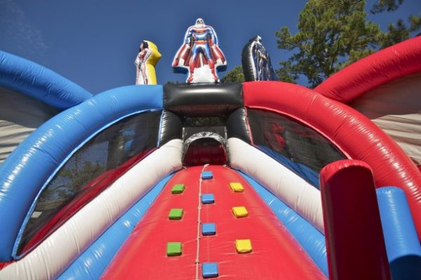 Justice League double slide club house - Image 3